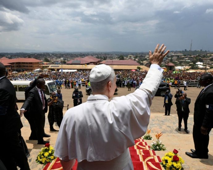 Quarto dia da visita do Papa na África: momentos em Bamenda