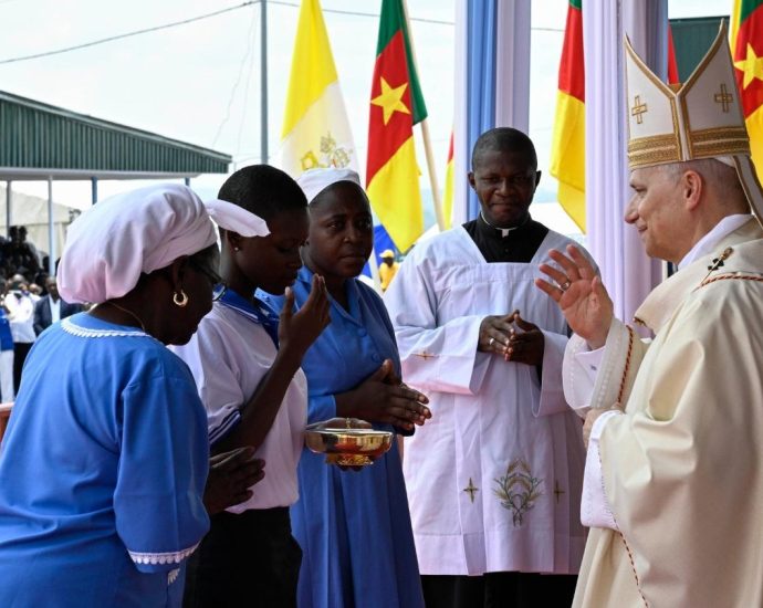 Papa Francisco celebra missa em Camarões e destaca a importância da partilha