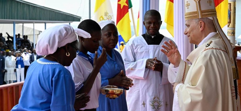 Papa Francisco celebra missa em Camarões e destaca a importância da partilha