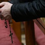 Solidão do Clero: Desafios Emocionais de Padres e Bispos no Brasil