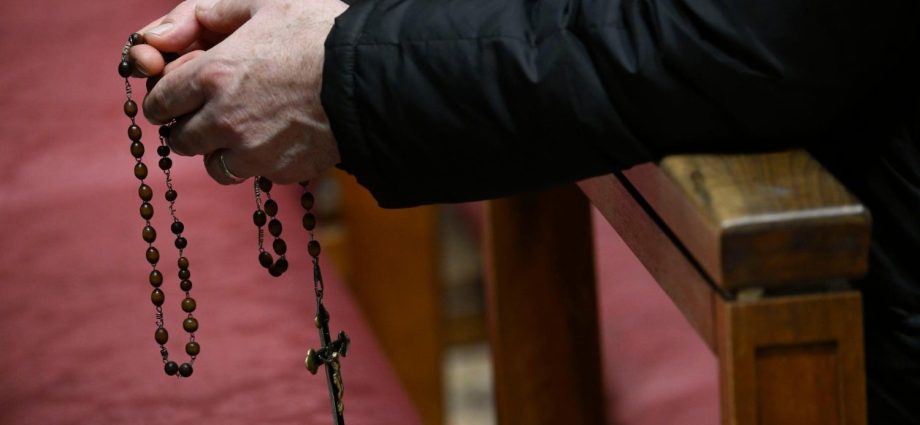 Solidão do Clero: Desafios Emocionais de Padres e Bispos no Brasil