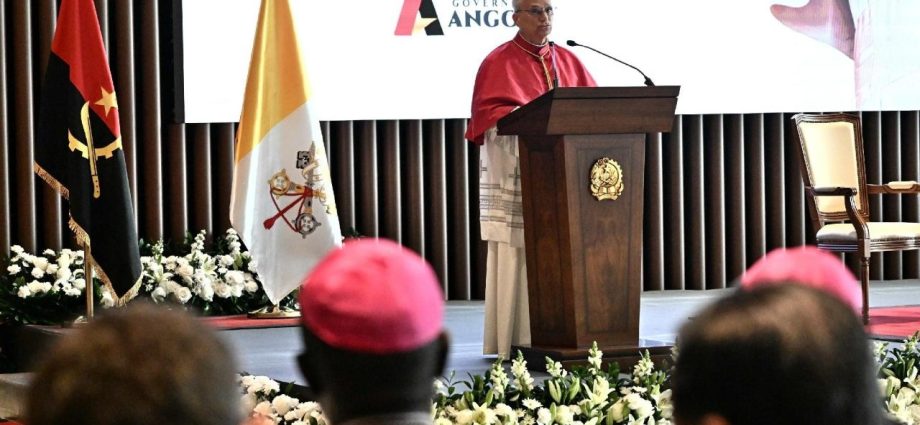 Papa destaca esperança e desenvolvimento em visita a Angola