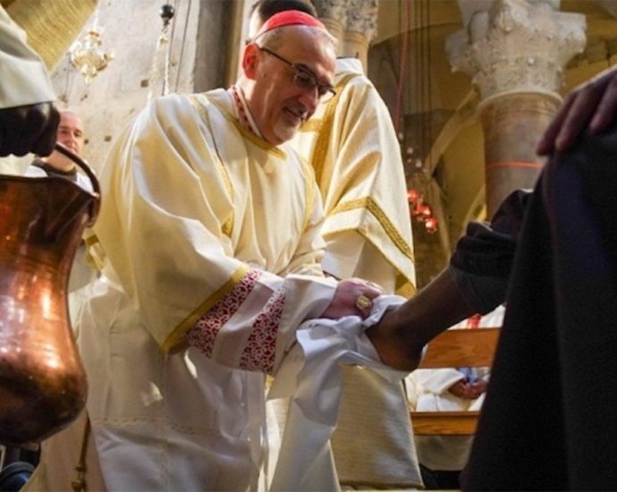 Patriarca de Jerusalém destaca a importância da paz durante missa na Basílica do Santo Sepulcro