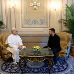 Papa Francisco reforça apoio à Ucrânia em conversa com Zelensky