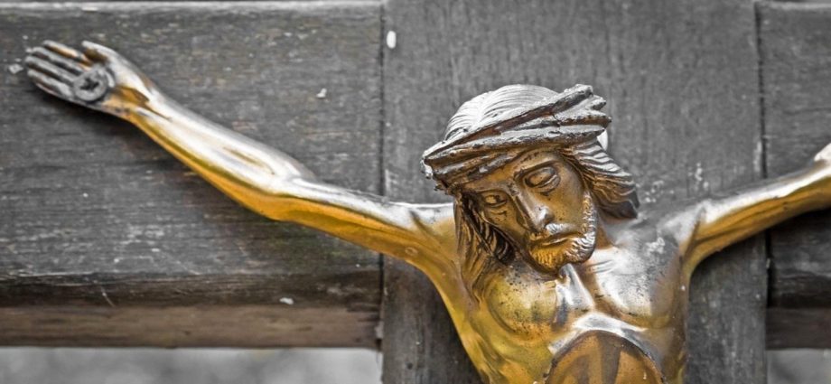 Sexta-feira da Paixão: Reflexões sobre Sofrimento e Amor