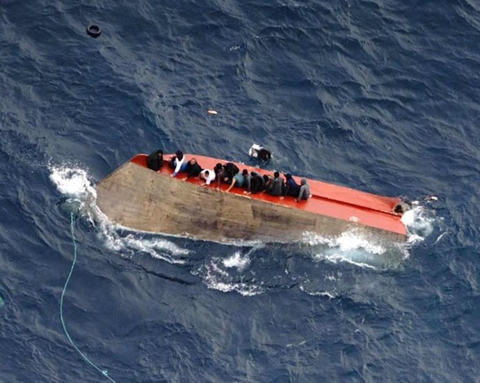 Tragédia no Mediterrâneo: Naufrágio deixa mortos e desaparecidos na Páscoa