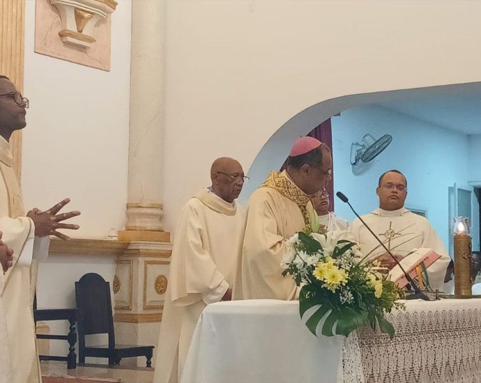 Celebração da Vigília Pascal reúne fiéis em Mindelo