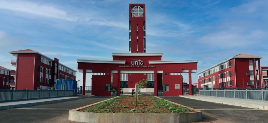 Universidade de Cabo Verde discute Ética da Investigação em Dia Mundial da Saúde