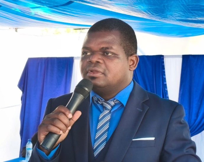 Padre Cantífula Reflete sobre Desafios do Jornalismo em Moçambique no Dia do Jornalista