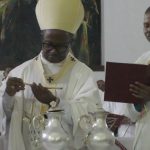 Dom Inácio Saúre pede apoio espiritual a sacerdotes durante Missa Crismal em Nampula