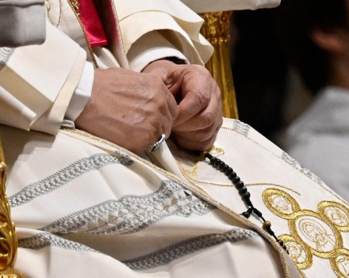 Papa Francisco pede união pela paz em meio à crise global