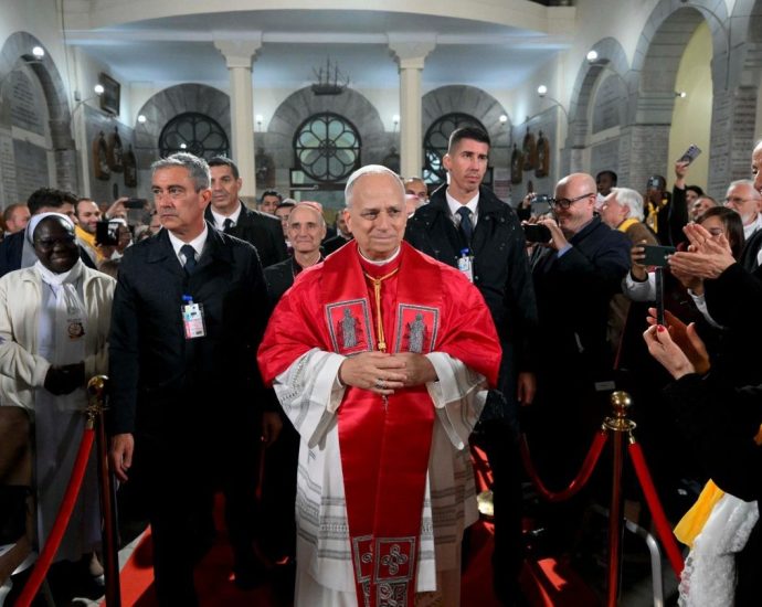 Cristãos e muçulmanos na Argélia buscam a paz em unidade