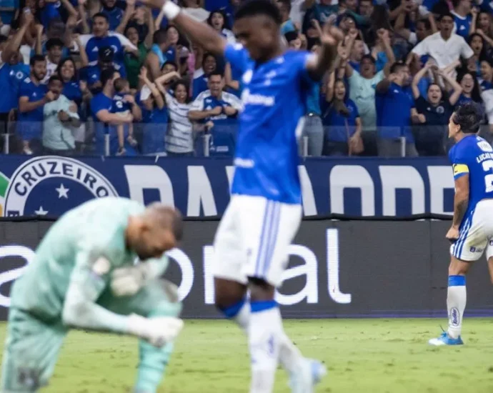 Cruzeiro derrota Grêmio e sai da zona de rebaixamento pela primeira vez em 2023