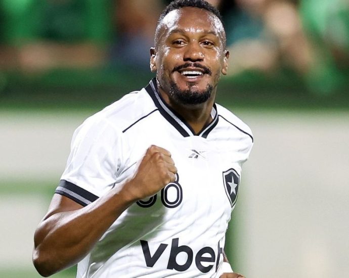 Botafogo conquista vitória expressiva sobre a Chapecoense na Arena Condá