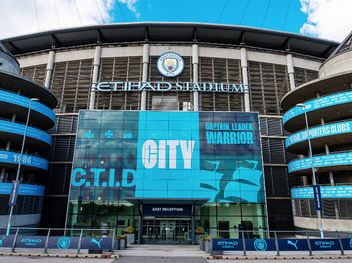 Manchester City e Arsenal se enfrentam em confronto decisivo da Premier League