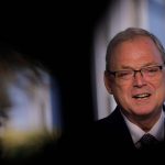 Federal Reserve pode reduzir juros com possível presidência de Kevin Warsh, afirma Hassett