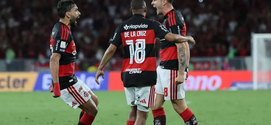 Flamengo vence Bahia, mas Paquetá deixa campo em lágrimas devido a lesão no joelho