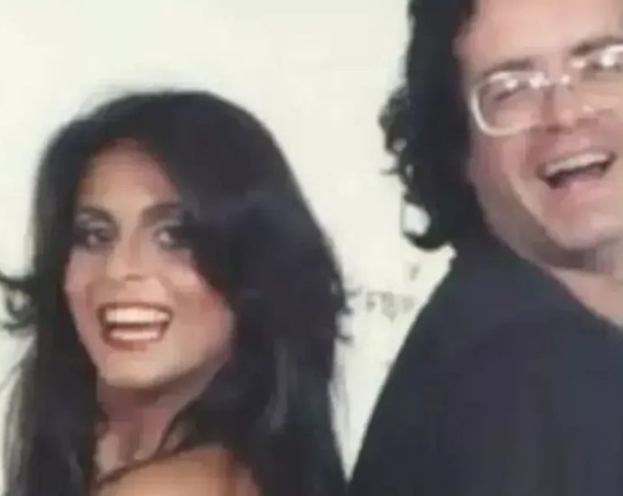 Falecimento do produtor Mister Sam, responsável por revelar Gretchen