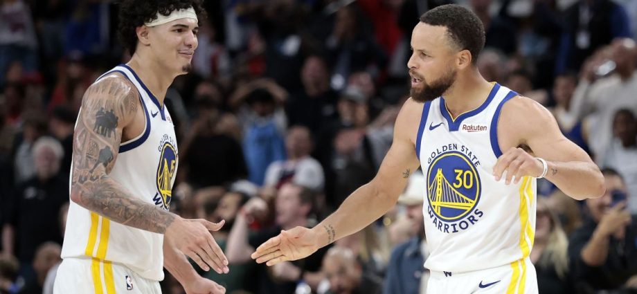 Suns e Warriors duelam em busca da classificação para os playoffs da NBA