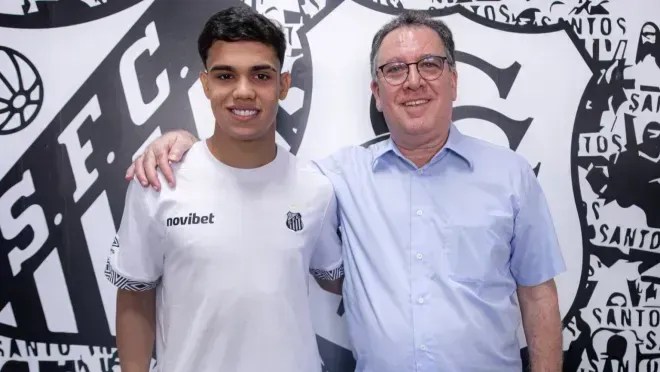 Santos renova contrato com volante Gustavinho até 2030