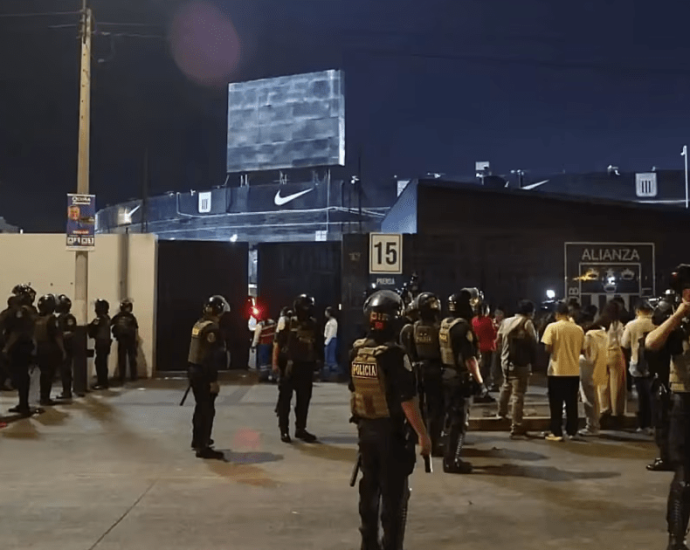 Desabamento em Estádio no Peru Resulta em Uma Morte e 60 Feridos