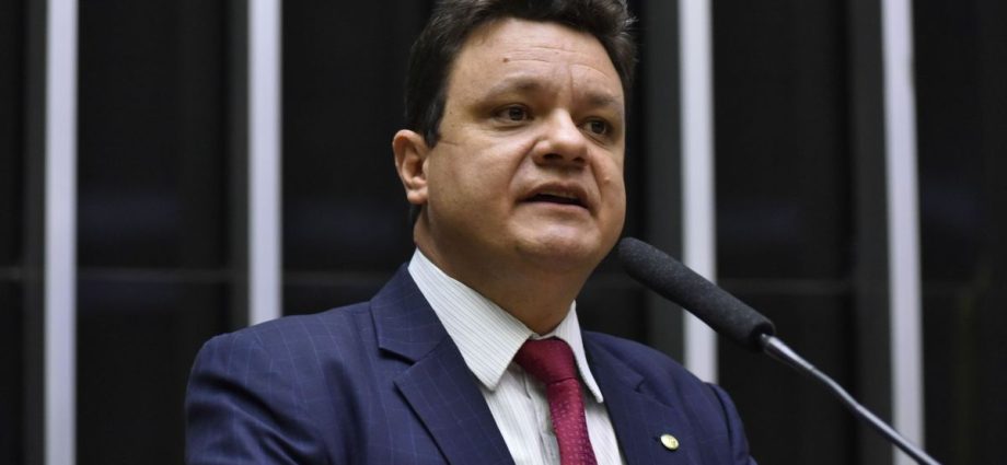 Senado aprova nome de Odair Cunha para o TCU