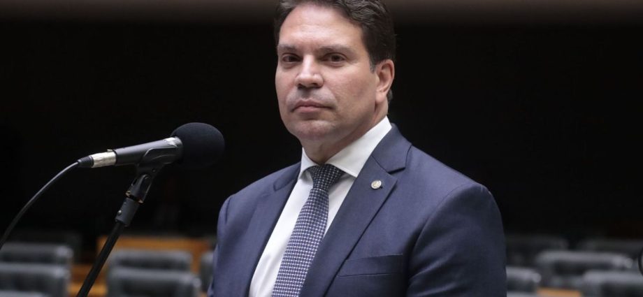 Análise: Possibilidade de Deportação de Ramagem Pode Acelerar Retorno ao Brasil