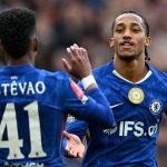 Liam Rosenior elogia Estêvão após goleada do Chelsea na FA Cup