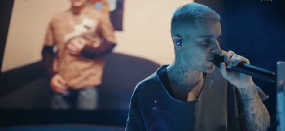 Justin Bieber é alvo de críticas após apresentação no Coachella