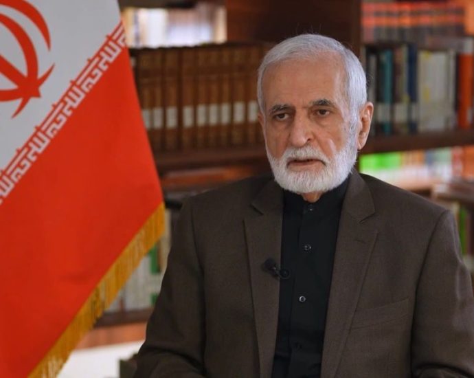 Conselheiro do Ayatollah do Irã é Ferido em Ataque Aéreo