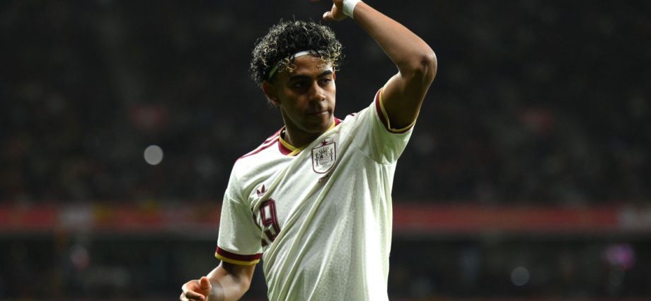 Lamine Yamal critica cânticos islamofóbicos de torcedores após amistoso da Espanha