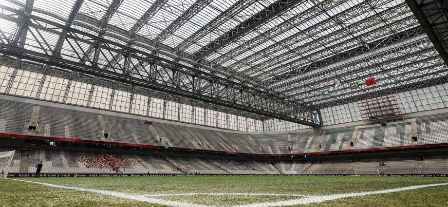 Athletico-PR e Chapecoense se enfrentam neste domingo pelo Brasileirão