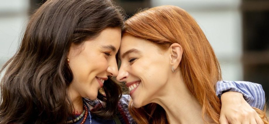 Novela Vertical ‘Loquinha’ Ganha Primeiras Imagens e Data de Lançamento