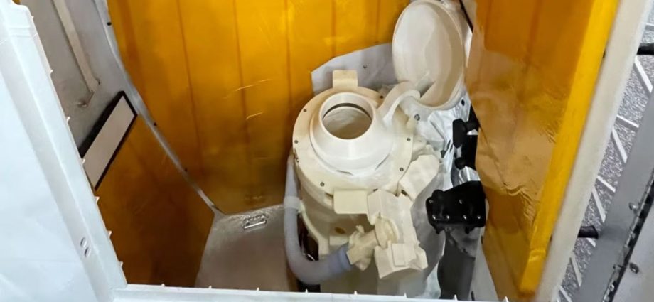 Problemas com sistema de banheiro marcam missão Artemis II rumo à Lua