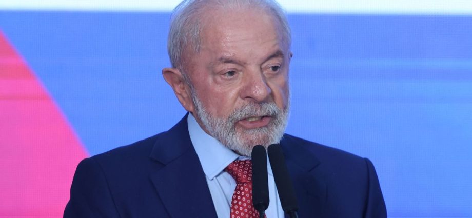 Governo Lula sanciona leis para intensificar combate à violência contra mulheres