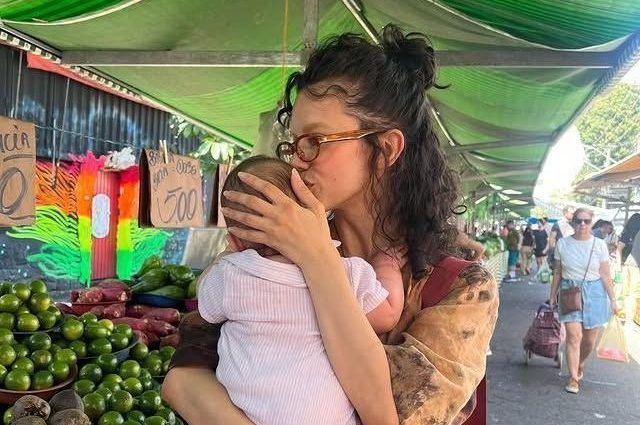 Manu Gavassi comemora o primeiro ano da filha com registro especial