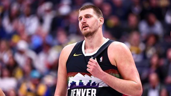 Jokic brilha e Nuggets superam Timberwolves na estreia dos playoffs da NBA