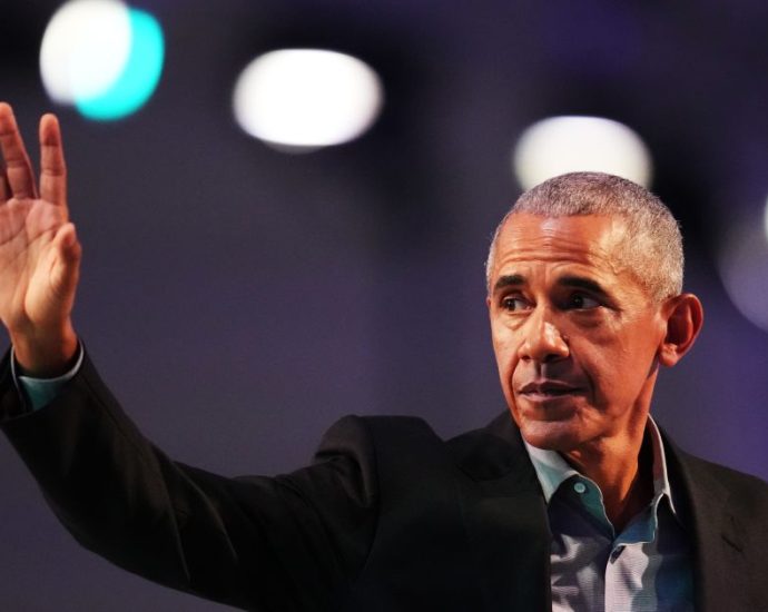 Obama elogia vitória de Péter Magyar na Hungria em eleições históricas