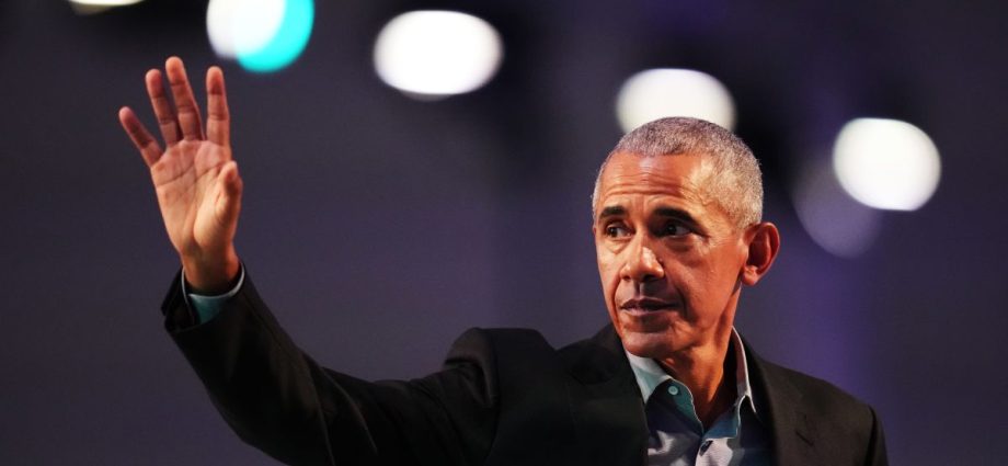 Obama elogia vitória de Péter Magyar na Hungria em eleições históricas