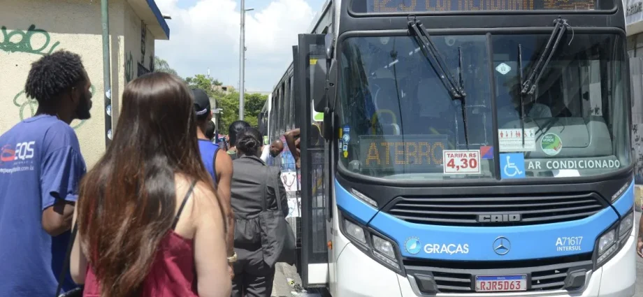 Rio de Janeiro aprova lei para combater abuso a mulheres em transportes públicos