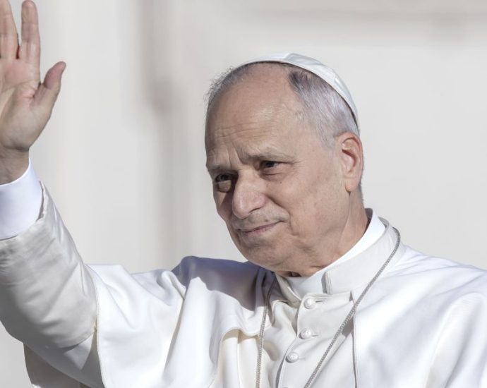 Papa Leão XIV reafirma compromisso contra a guerra após críticas de Trump