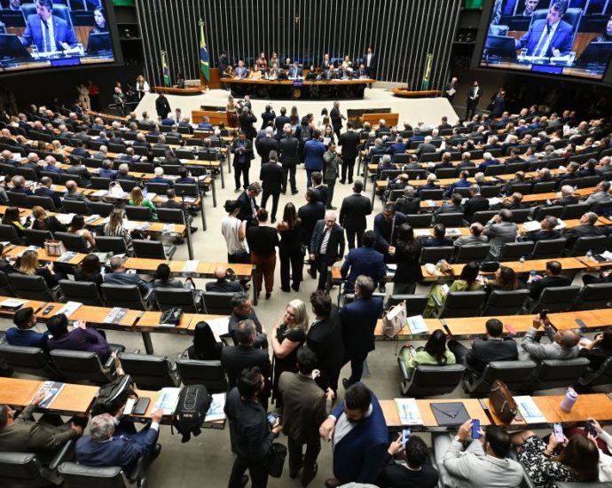 Câmara dos Deputados aprova novas diretrizes para o seguro-defeso dos pescadores