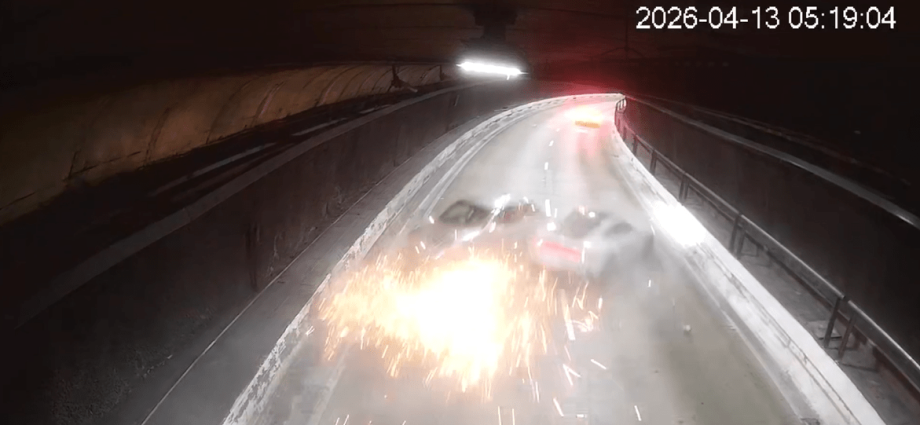 Investigação sobre colisão entre Porsche e Fiat Palio em São Paulo