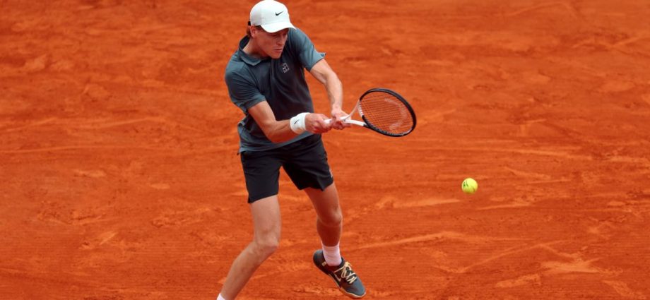 Jannik Sinner avança para a final do Masters 1000 de Monte Carlo ao vencer Zverev