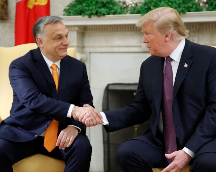 Trump comenta sobre derrota de Orbán na Hungria e elogia novo primeiro-ministro