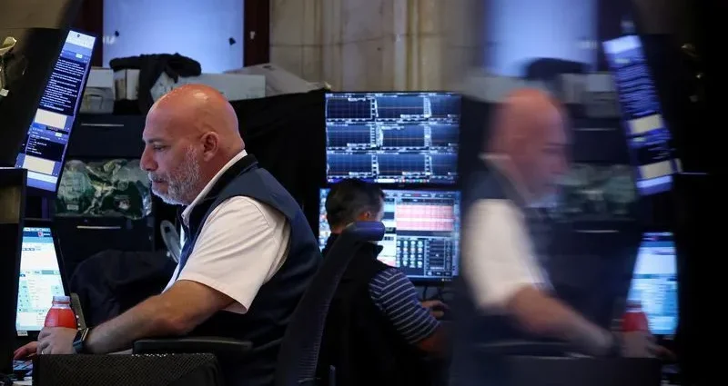 Wall Street encerra dia em leve queda amid novas tensões entre EUA e Irã