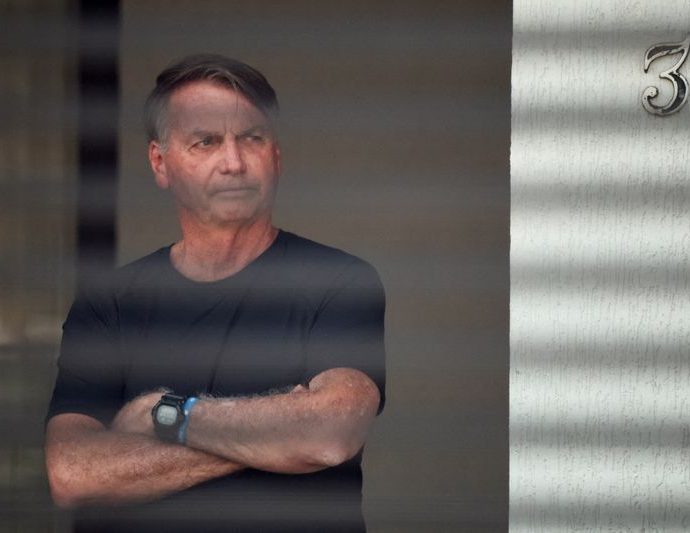 Pesquisa Datafolha Indica Apoio à Prisão Domiciliar de Bolsonaro