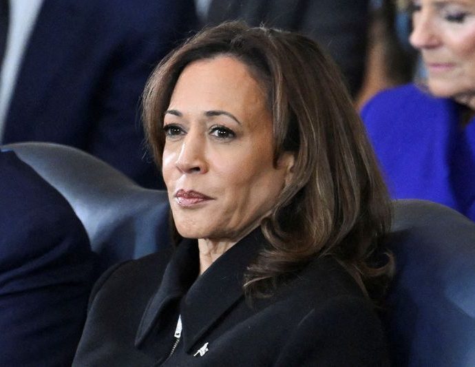 Kamala Harris considera candidatura à presidência em 2028