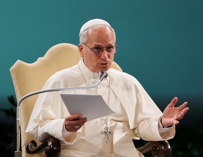 Papa Leão XIV Elogia Cessar-Fogo entre Irã e EUA e Critica Ameaças de Trump