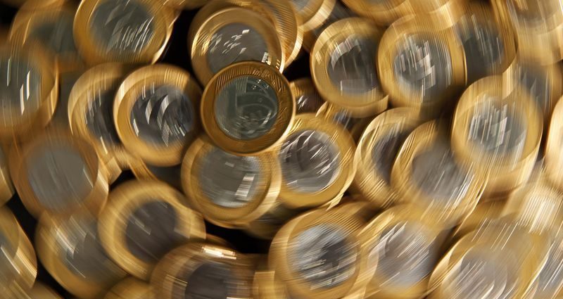 Taxas de Juros Futuros Sobem Levemente Após Dados Positivos do IBC-Br